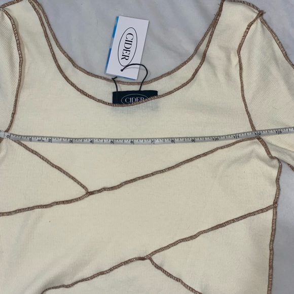 SOLD Cider crop top - Picture 8 of 8